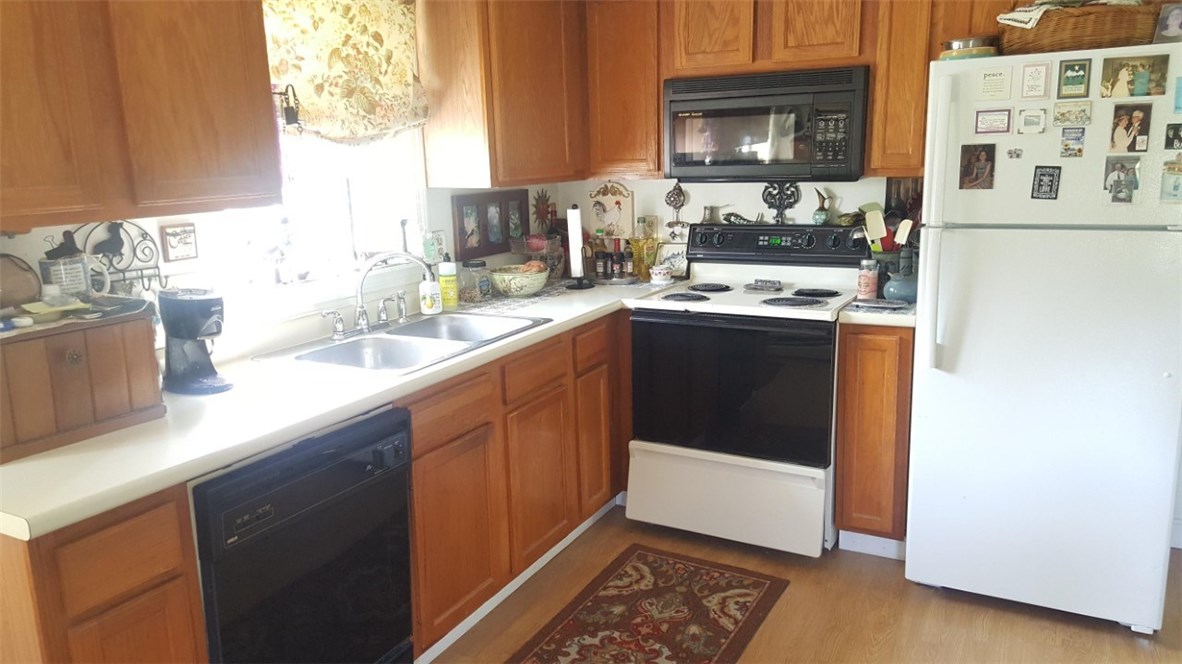 40 Tockwotten Cove Road Charlestown, RI 02813 - Photo 6 of 20 Gallery Image 6