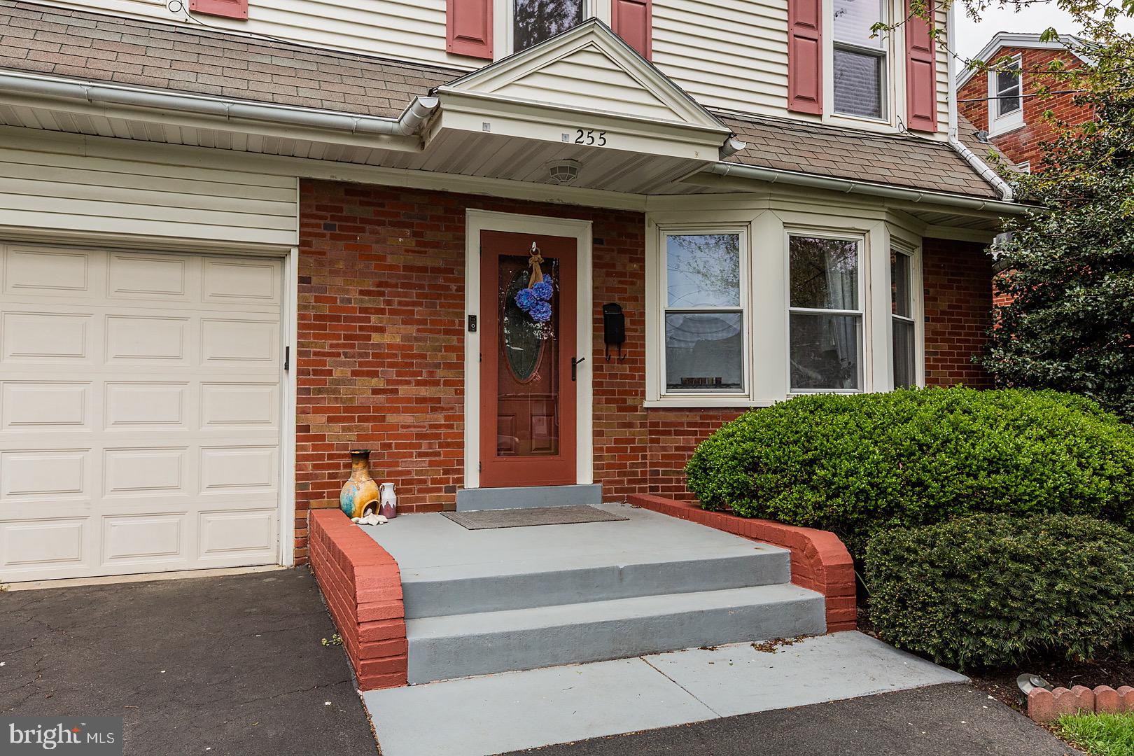 255 Pleasure Road Lancaster, PA 17601 - Photo 3 of 40 Gallery Image 3