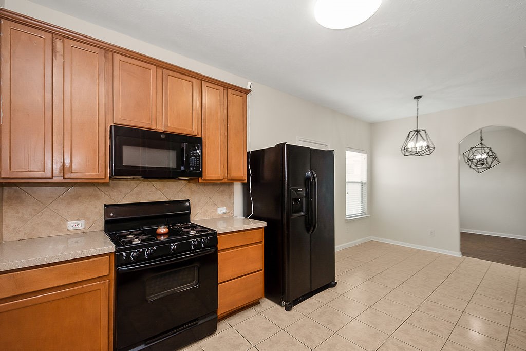 1014 Vernage Road Houston, TX 77047 - Photo 9 of 19 Gallery Image 9