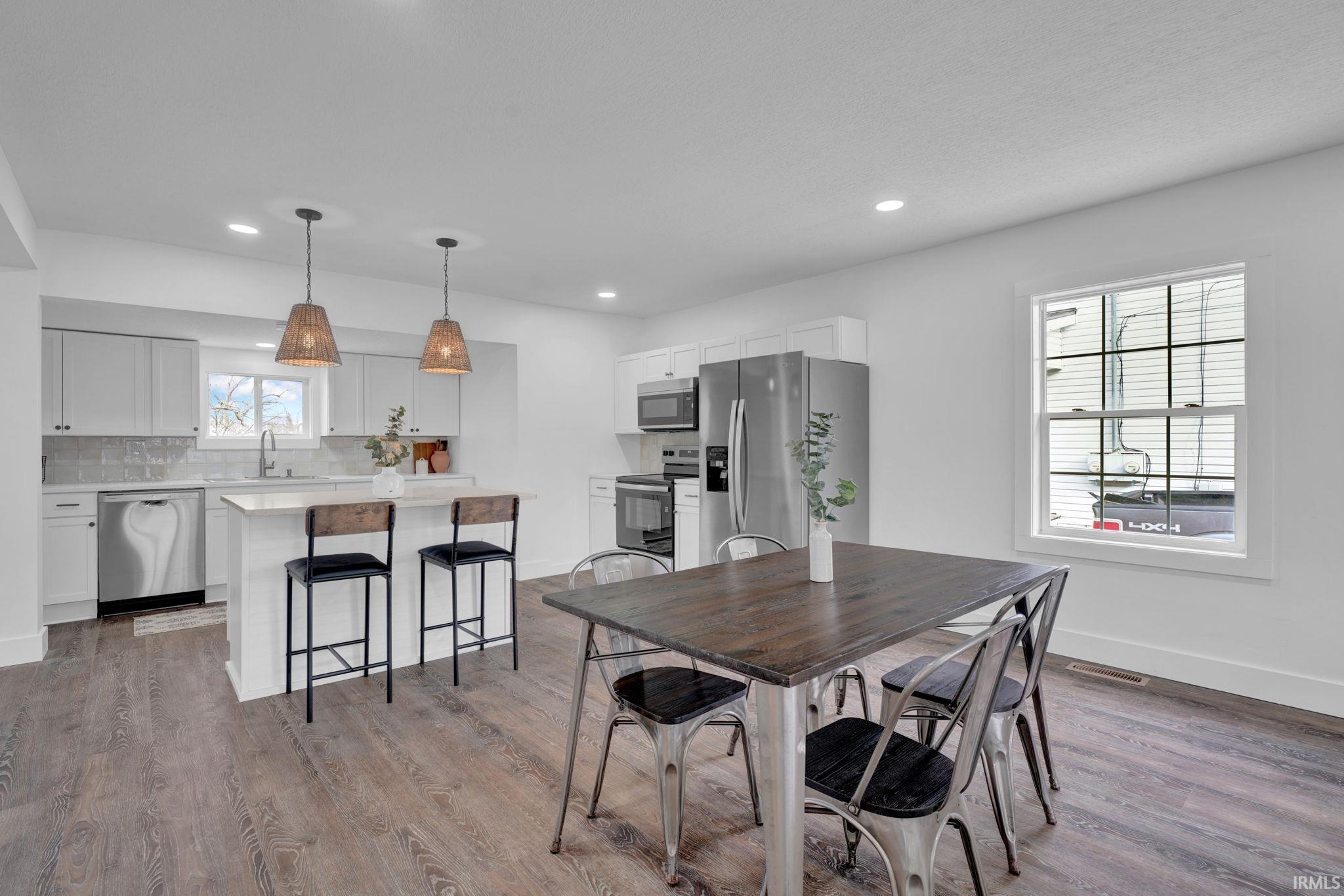 1907 11th Street Bedford, IN 47421 - Photo 4 of 21