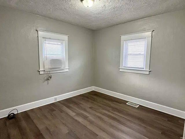 $124,500 | 513 East Centennial Avenue, Muncie, IN 47303