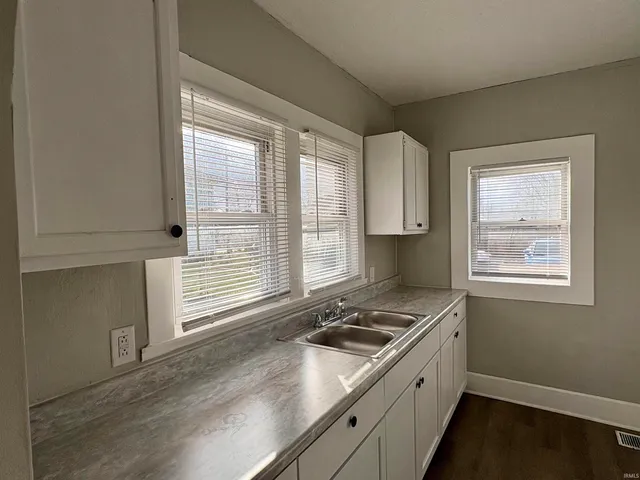 $124,500 | 513 East Centennial Avenue, Muncie, IN 47303