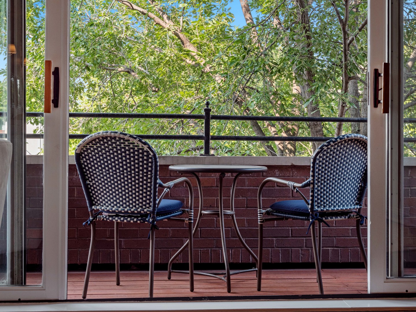 1925 West Irving Park Road, Unit 3 Chicago, IL 60613 - Photo 10 of 26 a outdoor view with a sitting space