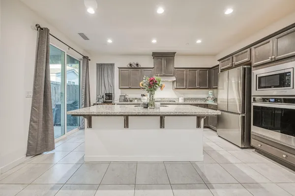 $472,000 | 4177 Beverly Avenue, Clovis, CA 93619