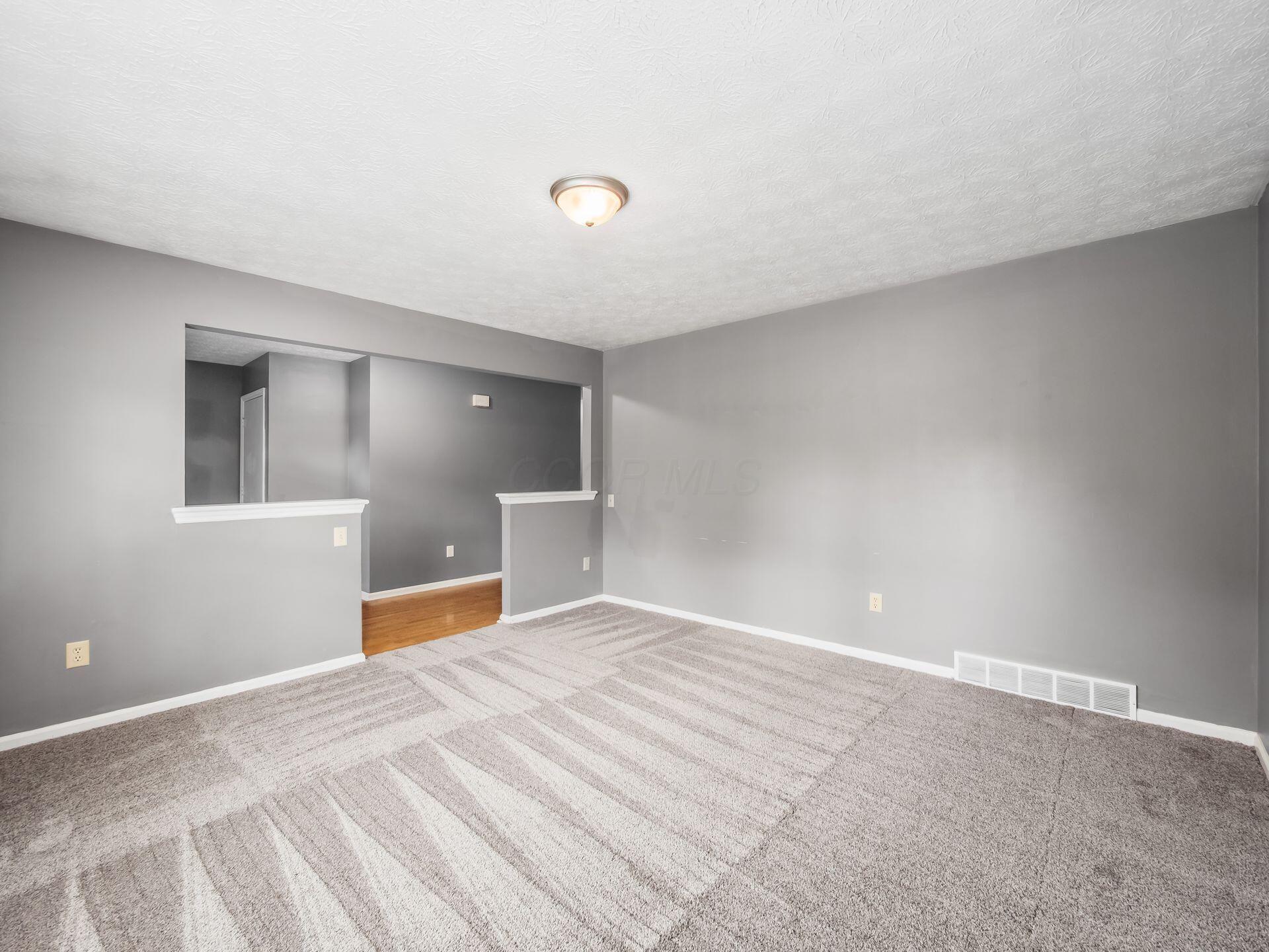 5314 Roscommon Road Dublin, OH 43017 - Photo 9 of 42