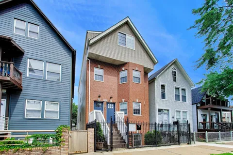 $2,795 | 3115 North Oakley Avenue, Unit G, Chicago, IL 60618