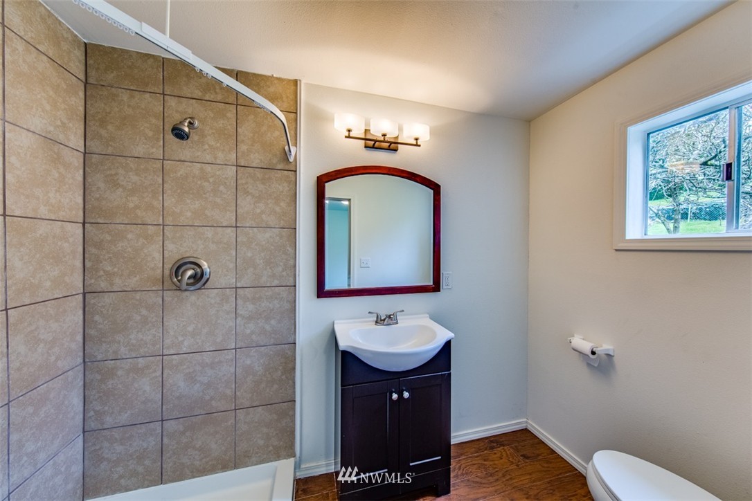 3810 Petersville Road Northeast Bremerton, WA 98310 - Photo 11 of 18 Gallery Image 11