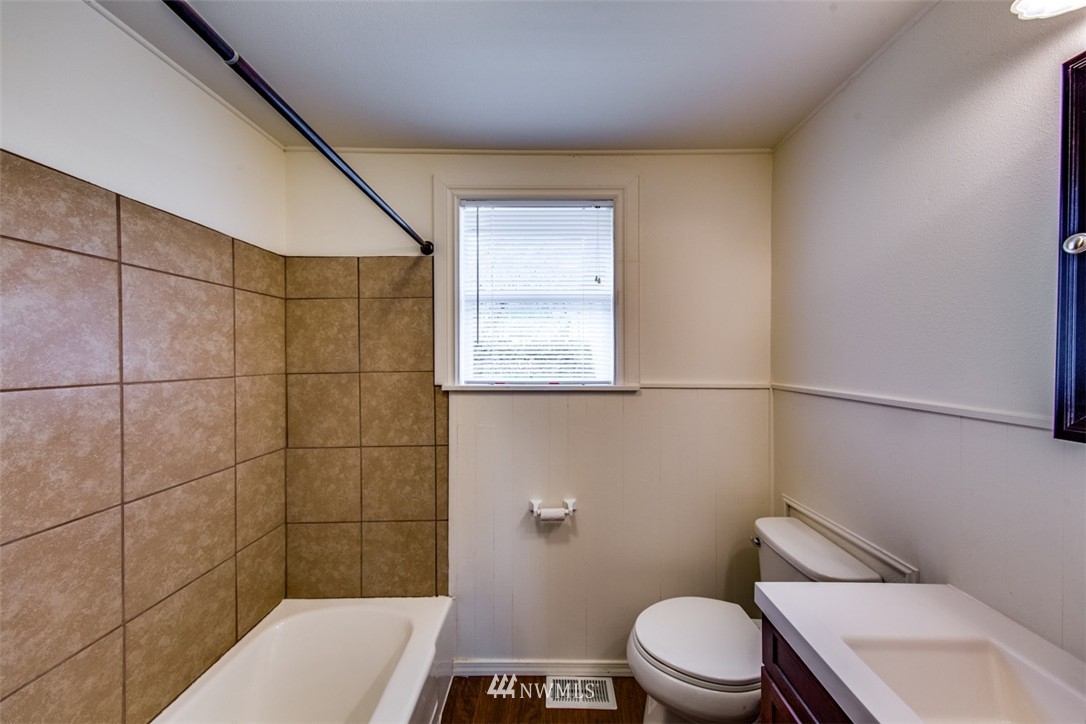 3810 Petersville Road Northeast Bremerton, WA 98310 - Photo 13 of 18 Gallery Image 13