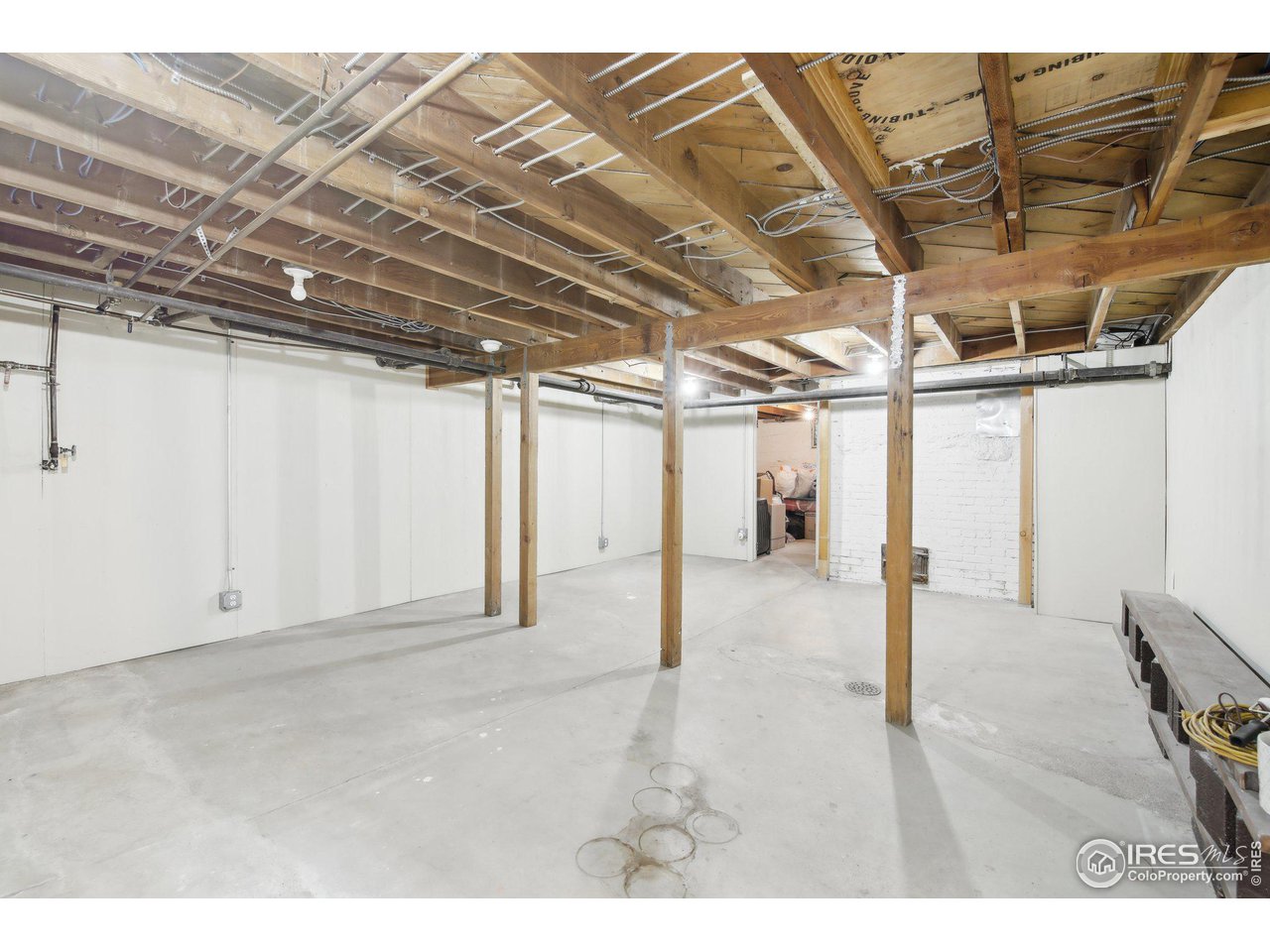 861 13th Street Boulder, CO 80302 - Photo 27 of 36 a view of an empty room