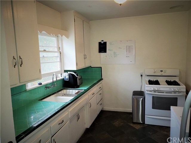 25824 Lomas Verdes Street Loma Linda, CA 92373 - Photo 8 of 18