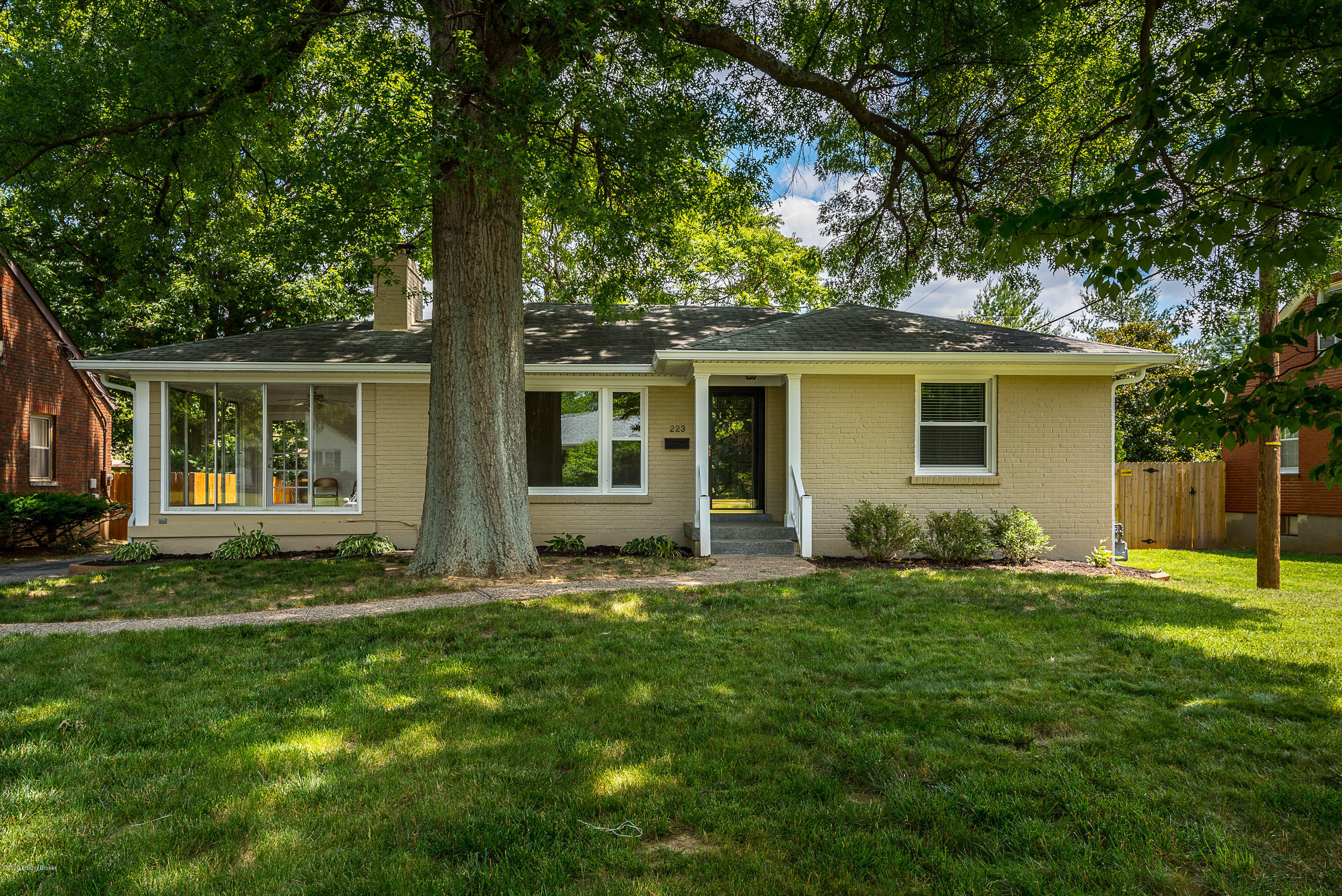 223 Alcott Road Louisville, KY 40207 - Photo 1 of 24 DHI-1 2