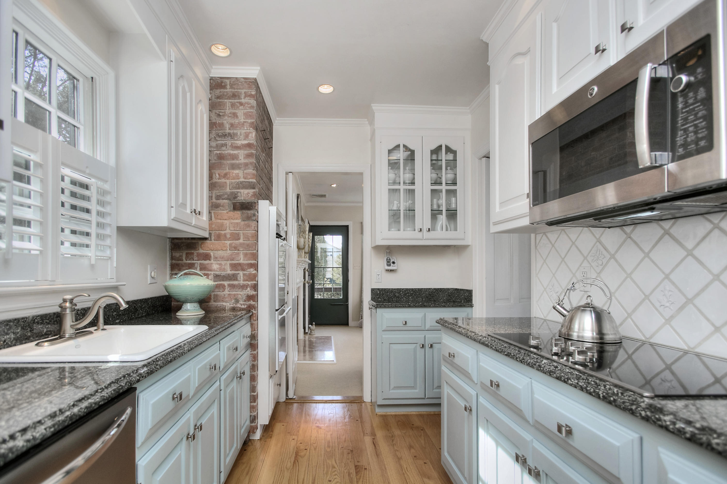 81 Goodwives River Road Darien, CT 06820 - Photo 16 of 40 170169761-16