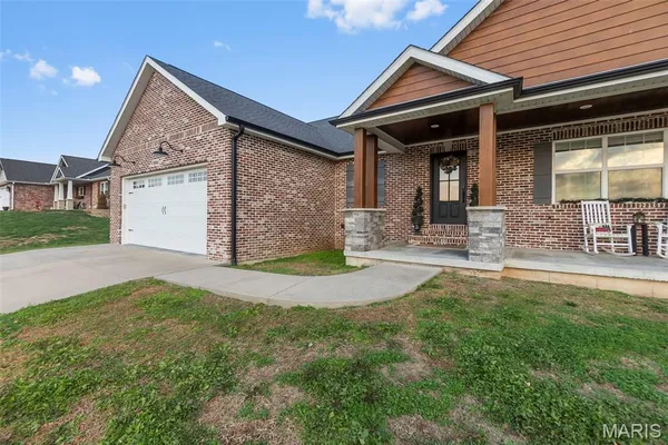 $539,900 | 2864 Clear Spring Place, Jackson, MO 63755