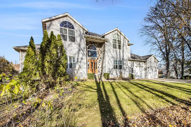 $925,000 | 4335 56th Street Southwest, Wyoming, MI 49418