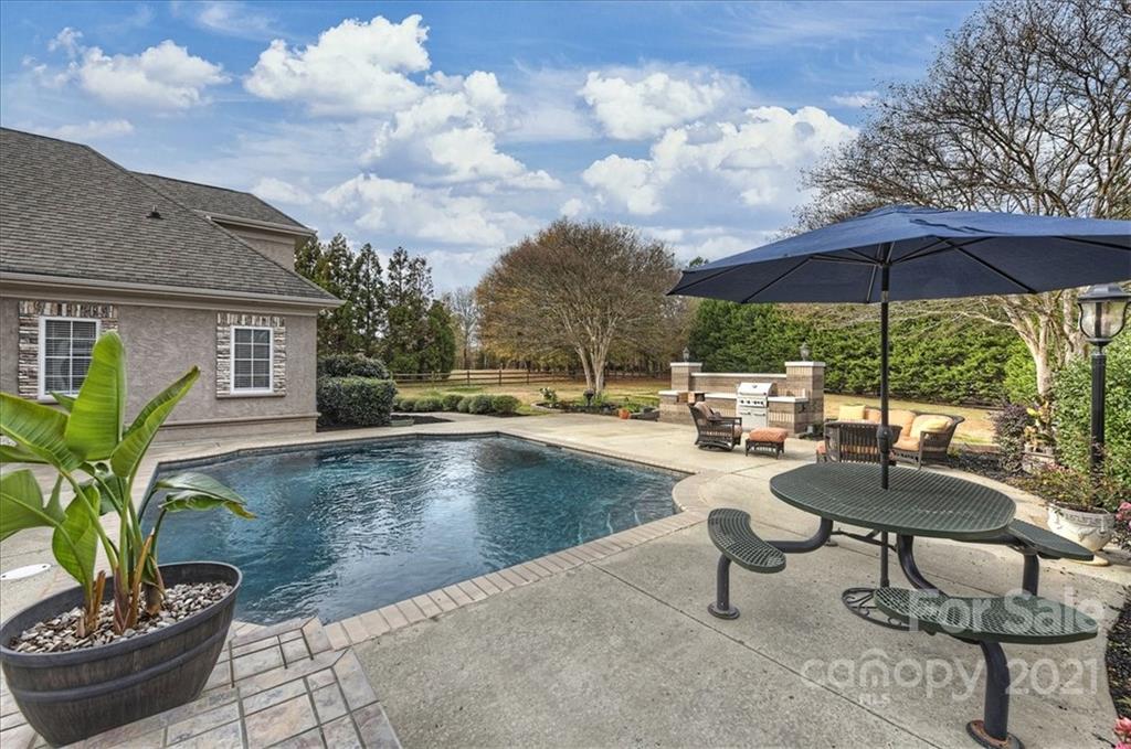 3425 Millstone Creek Road Lancaster, SC 29720 - Photo 41 of 48 a view of a backyard with sitting area