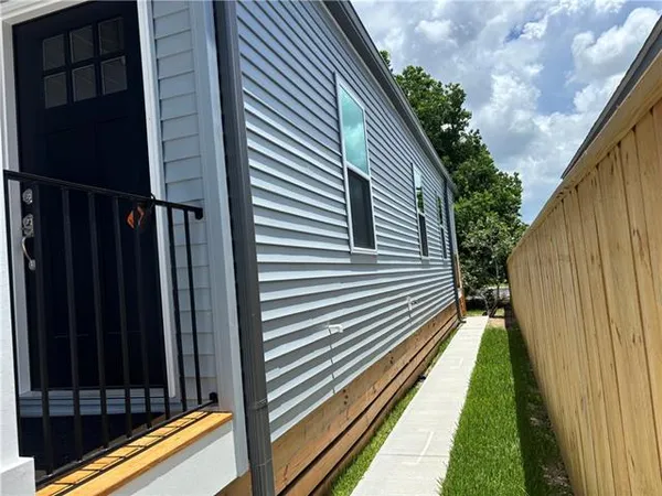 $234,900 | 2035 Huey P Long Avenue, Gretna, LA 70053