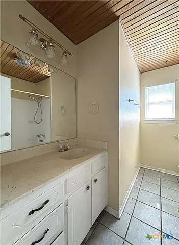 a view of a storage & utility room