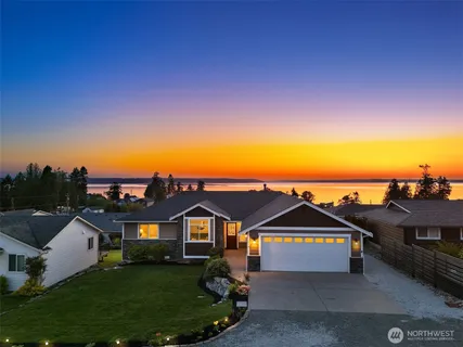 $898,999 | 215 Burke Drive, Camano Island, WA 98282