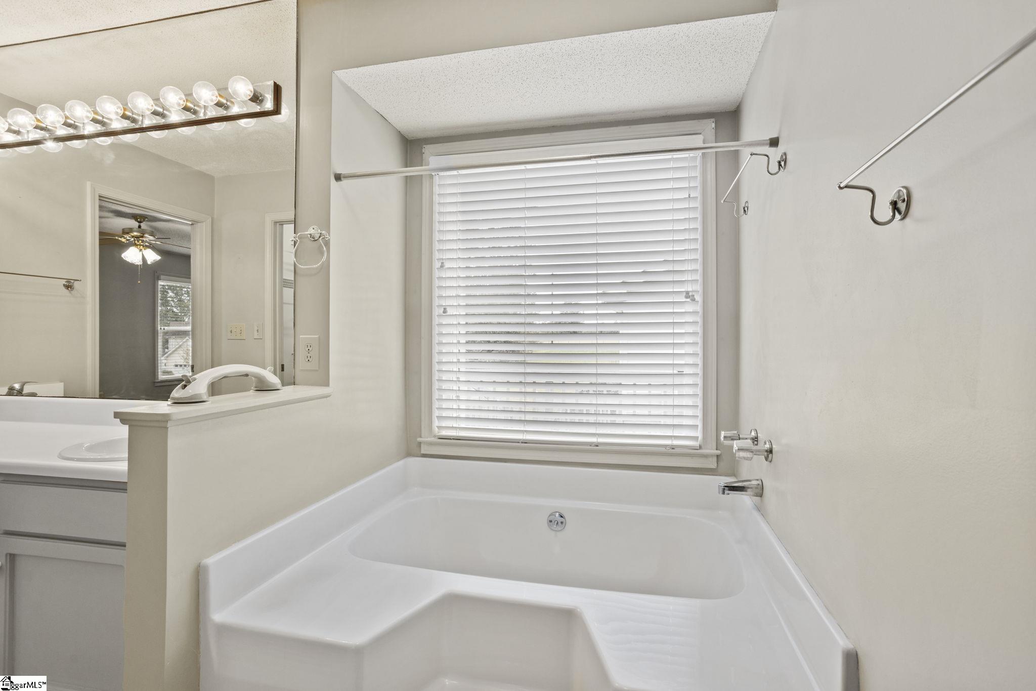 107 Fairview Place Greer, SC 29651 - Photo 19 of 36