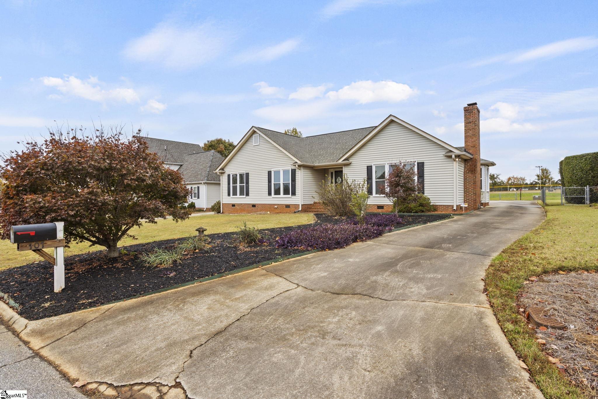 107 Fairview Place Greer, SC 29651 - Photo 2 of 36