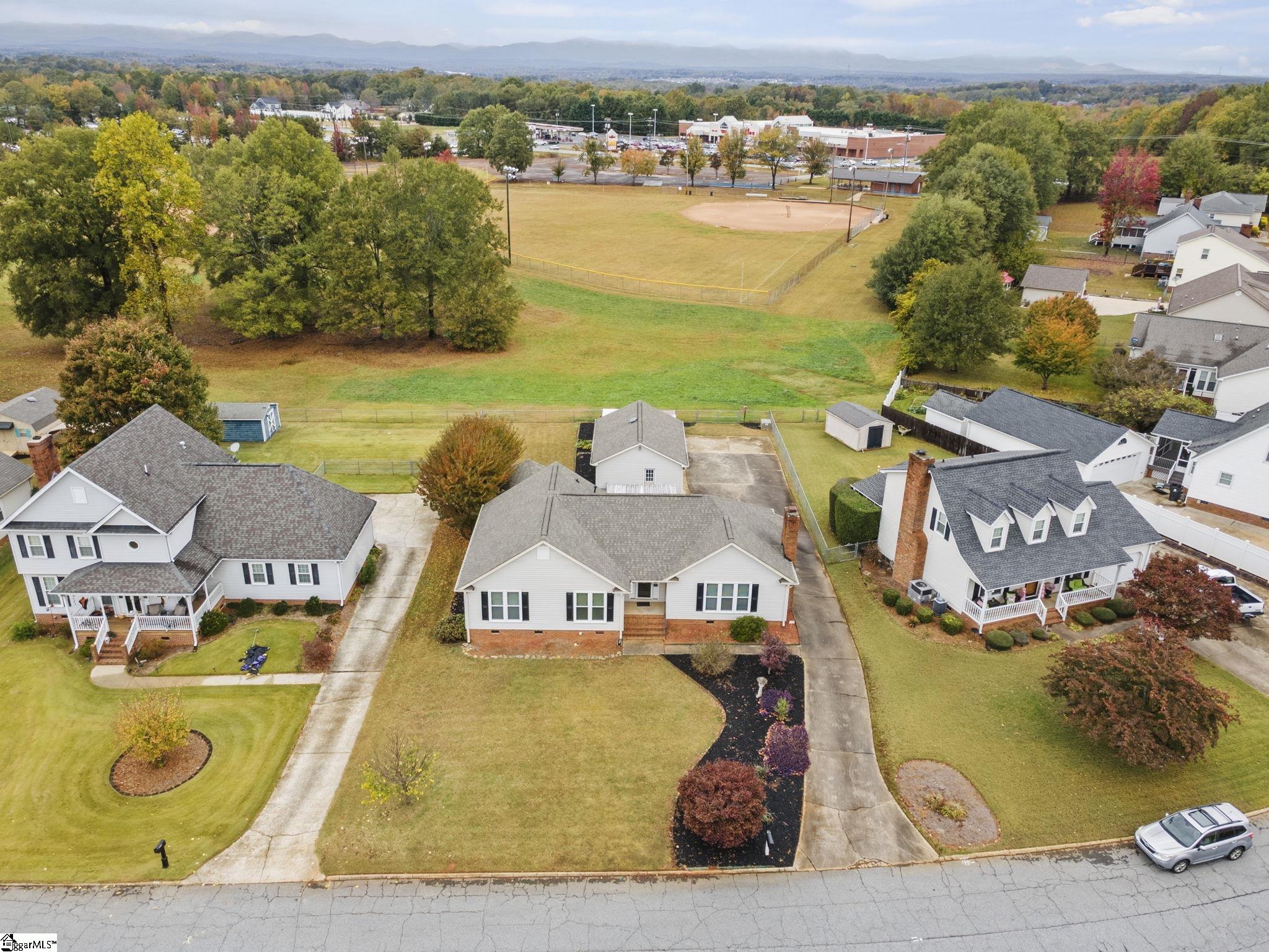 107 Fairview Place Greer, SC 29651 - Photo 32 of 36