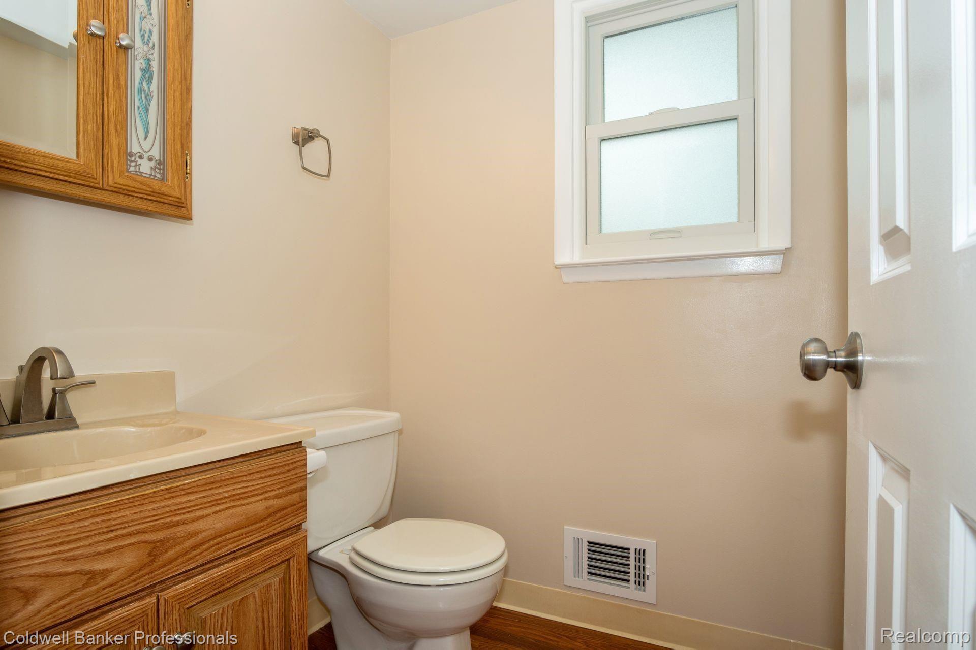 43417 Proctor Road Canton, MI 48188 - Photo 13 of 26 13.jpg