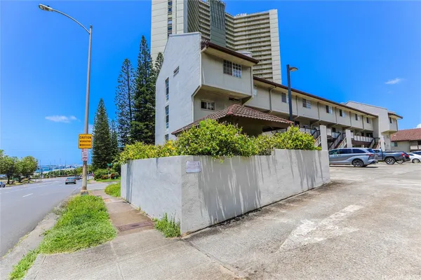 $2,100 | 98-282 Kaonohi Street, Unit 208, Aiea, HI 96701