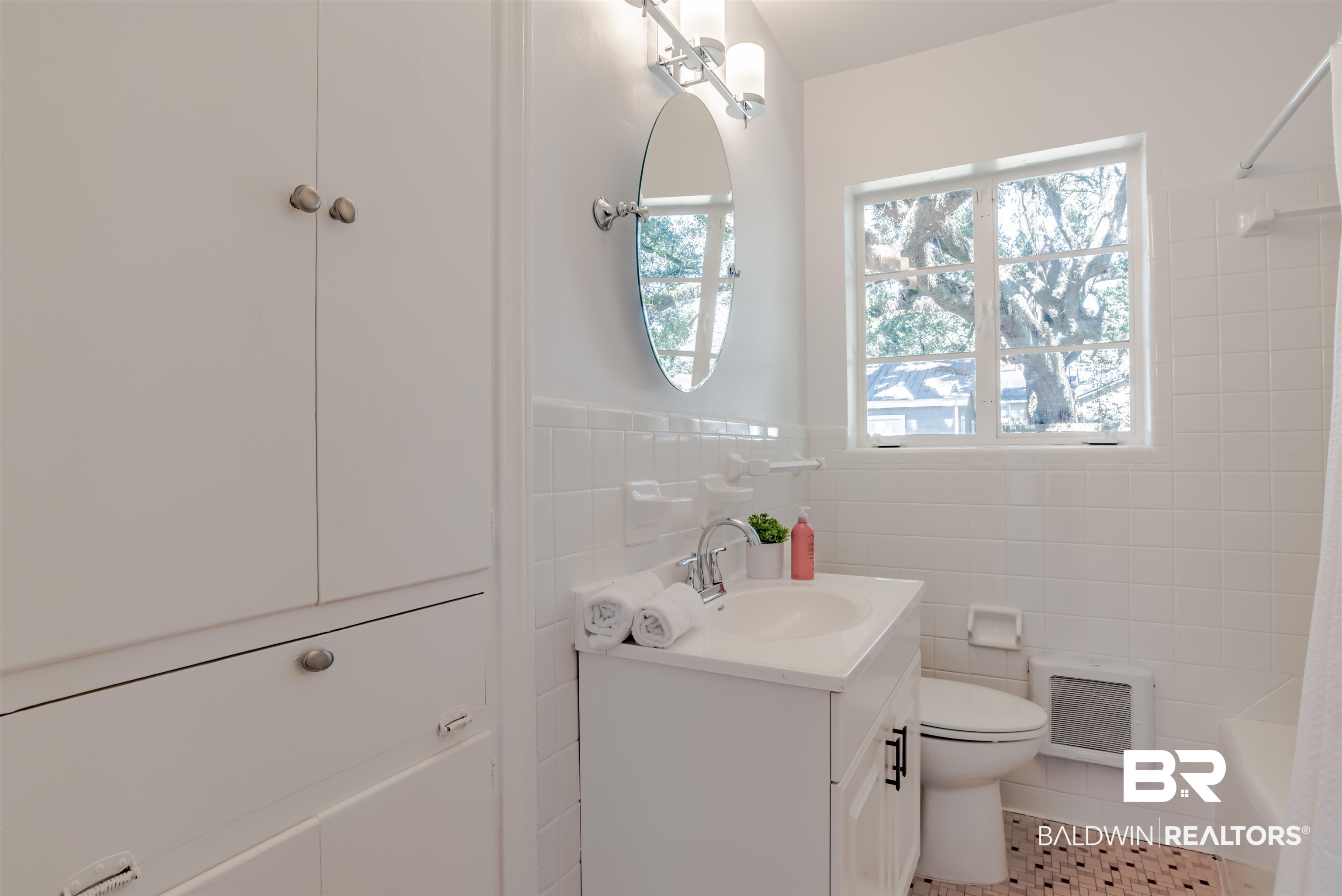 2504 Oak View Drive Mobile, AL 36606 - Photo 8 of 16