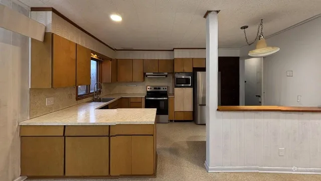 $230,000 | 2032 West Laurel Street, Freeport, IL 61032