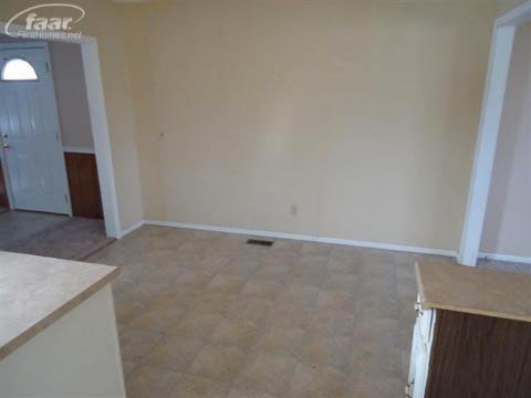 8361 Potter Road Flushing, MI 48433 - Photo 9 of 21 20181631-8.JPG