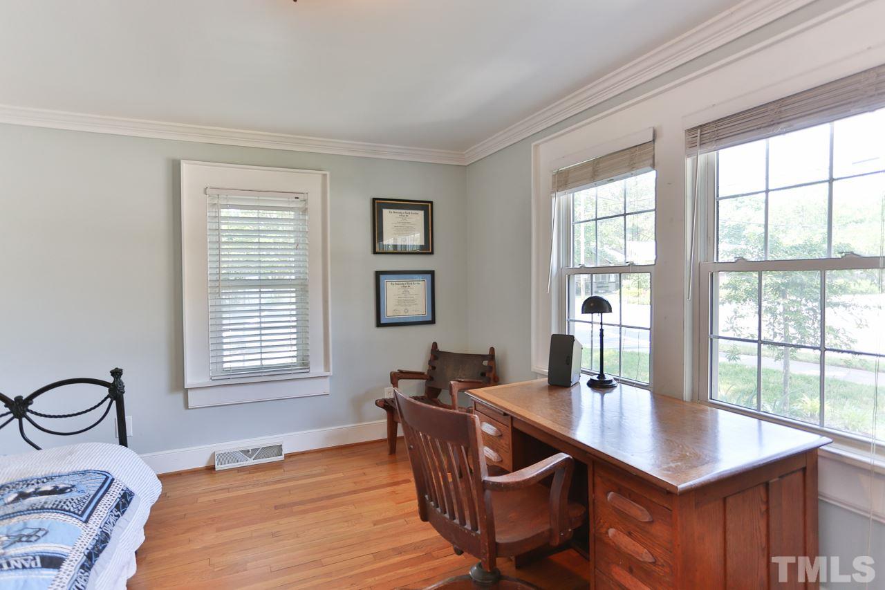 300 East Whitaker Mill Road Raleigh, NC 27608 - Photo 18 of 25 a workspace with furniture and window