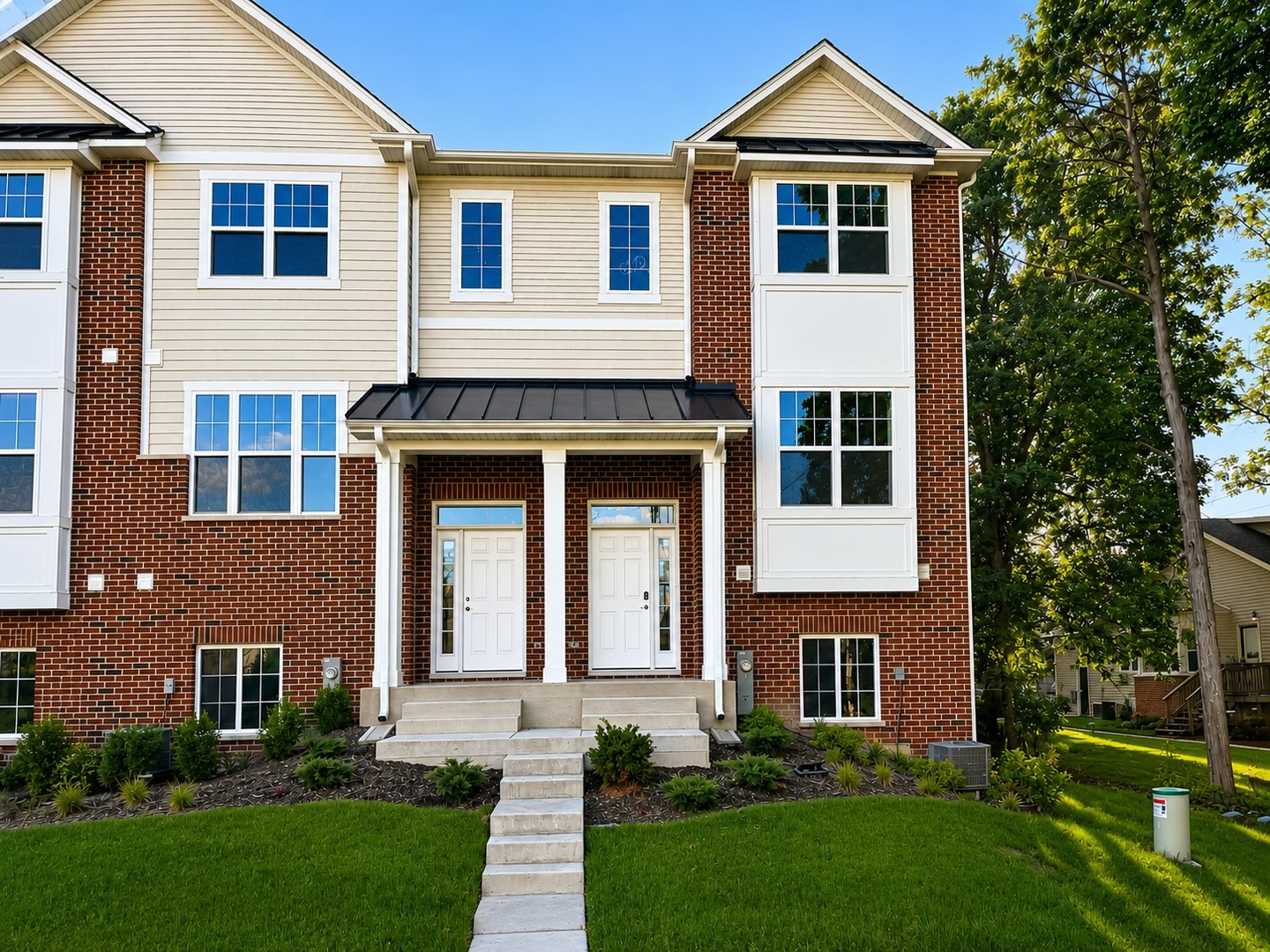 186 East River Road Des Plaines, IL 60016 - Photo 2 of 21