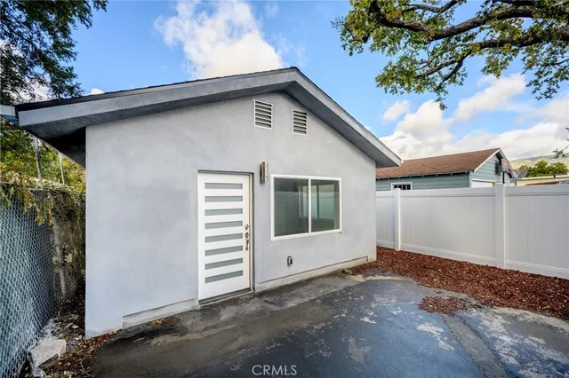 $1,700 | 10331 Scoville Avenue, Sunland, CA 91040