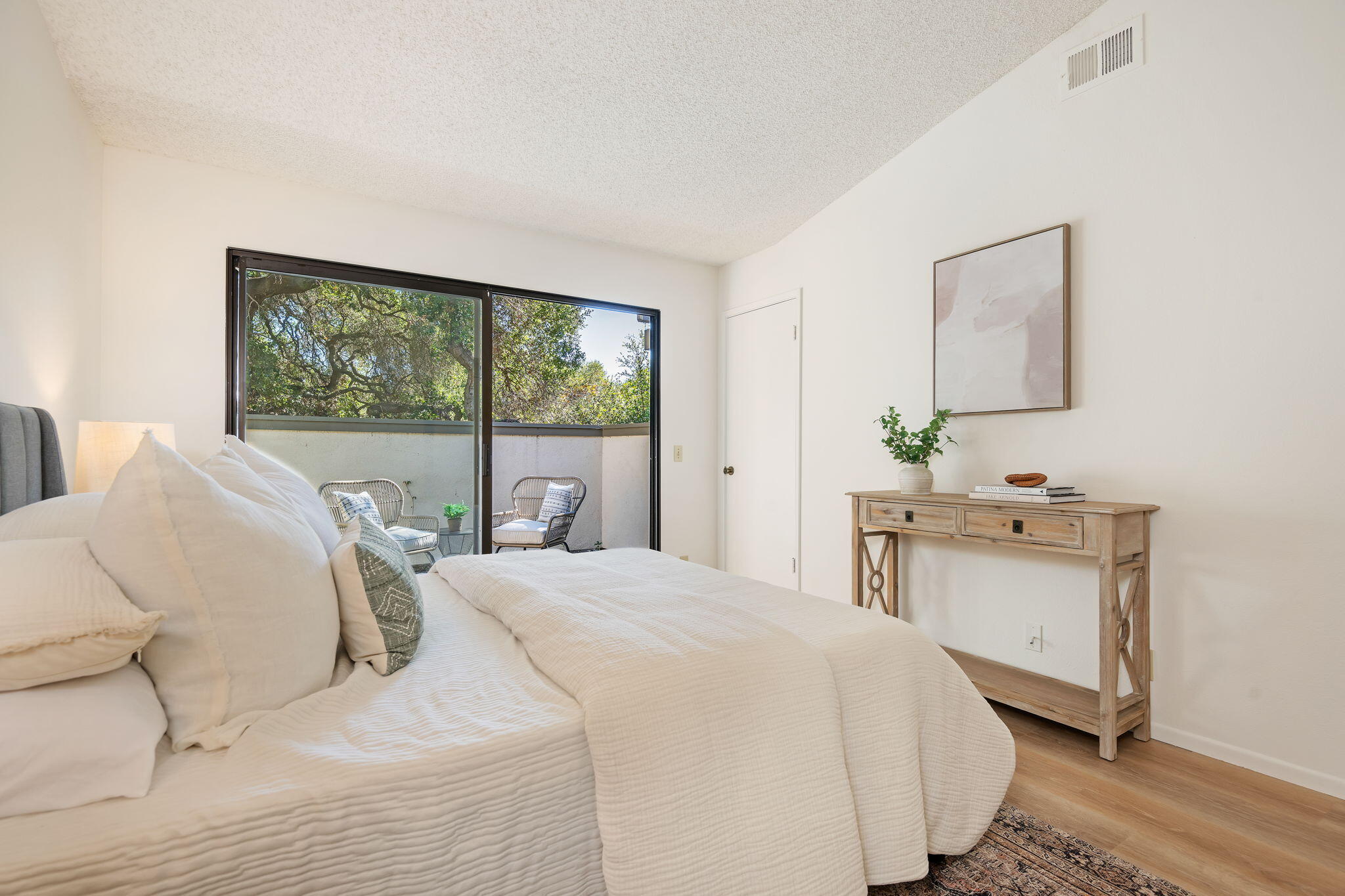 4039 Primavera Road, Unit 1 Santa Barbara, CA 93110 - Photo 11 of 22 Bedroom 1