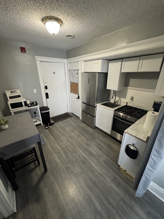 285 Lynn Shore Drive, Unit 203 Lynn, MA 01902 - Photo 4 of 13