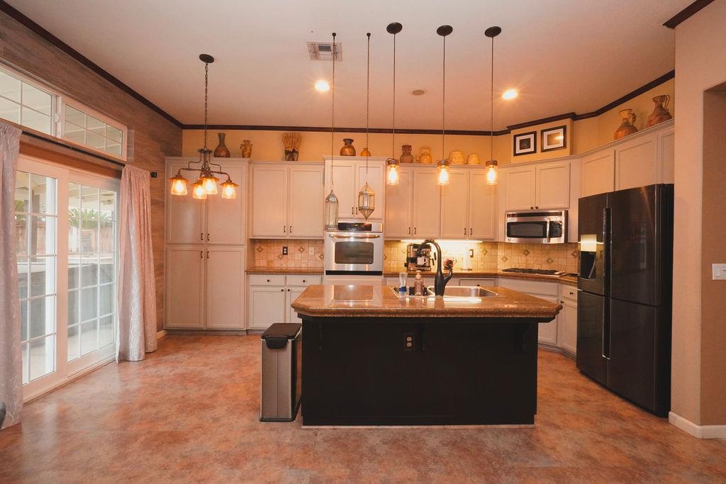 4308 Cooper Place Modesto, CA 95356 - Photo 9 of 26