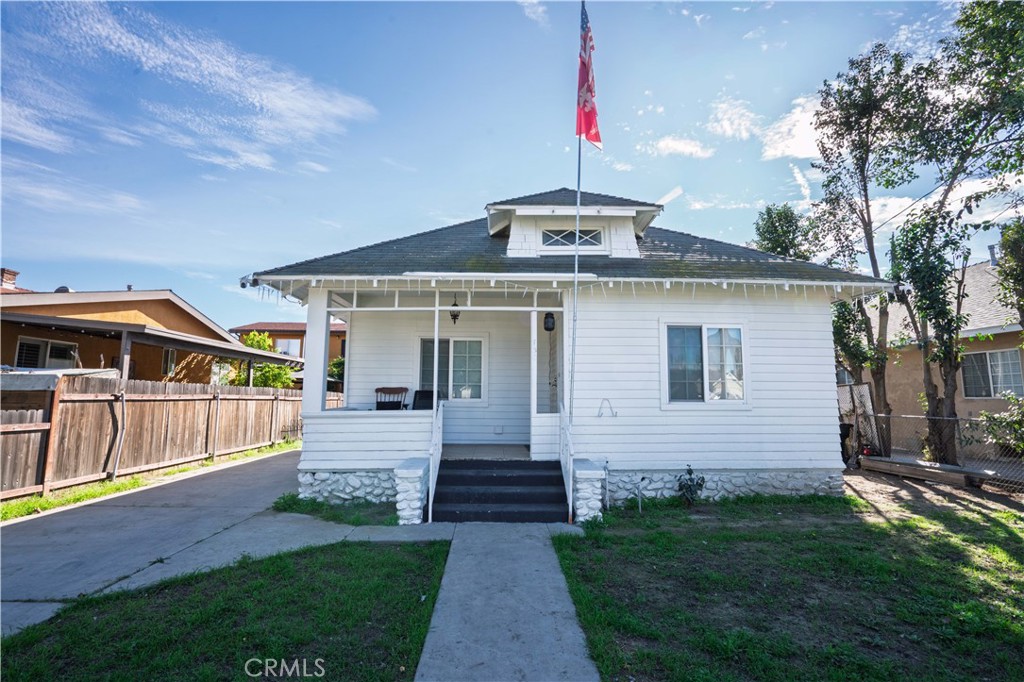 730 West 9th Street Pomona, CA 91766 - Photo 4 of 25