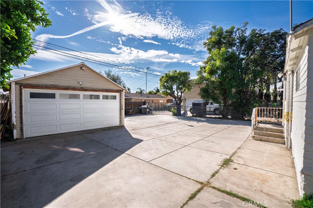 730 West 9th Street Pomona, CA 91766 - Photo 6 of 25