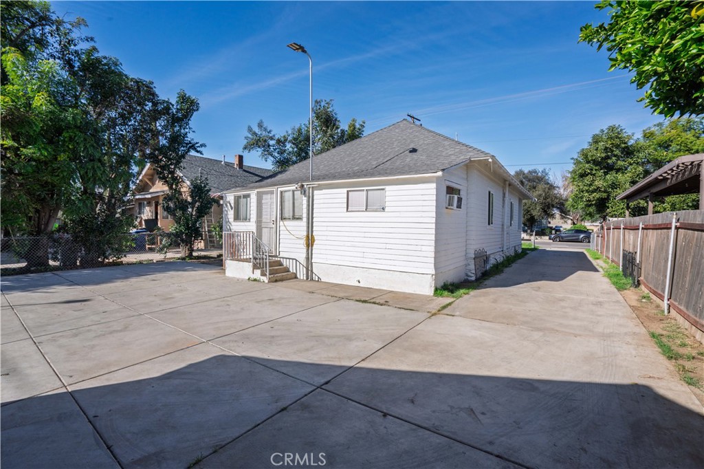 730 West 9th Street Pomona, CA 91766 - Photo 7 of 25