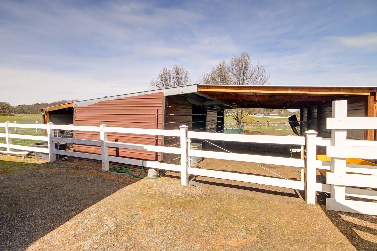 4491 Pioneer Road Medford, OR 97501 - Photo 16 of 34 2 stall barn with concrete slab!