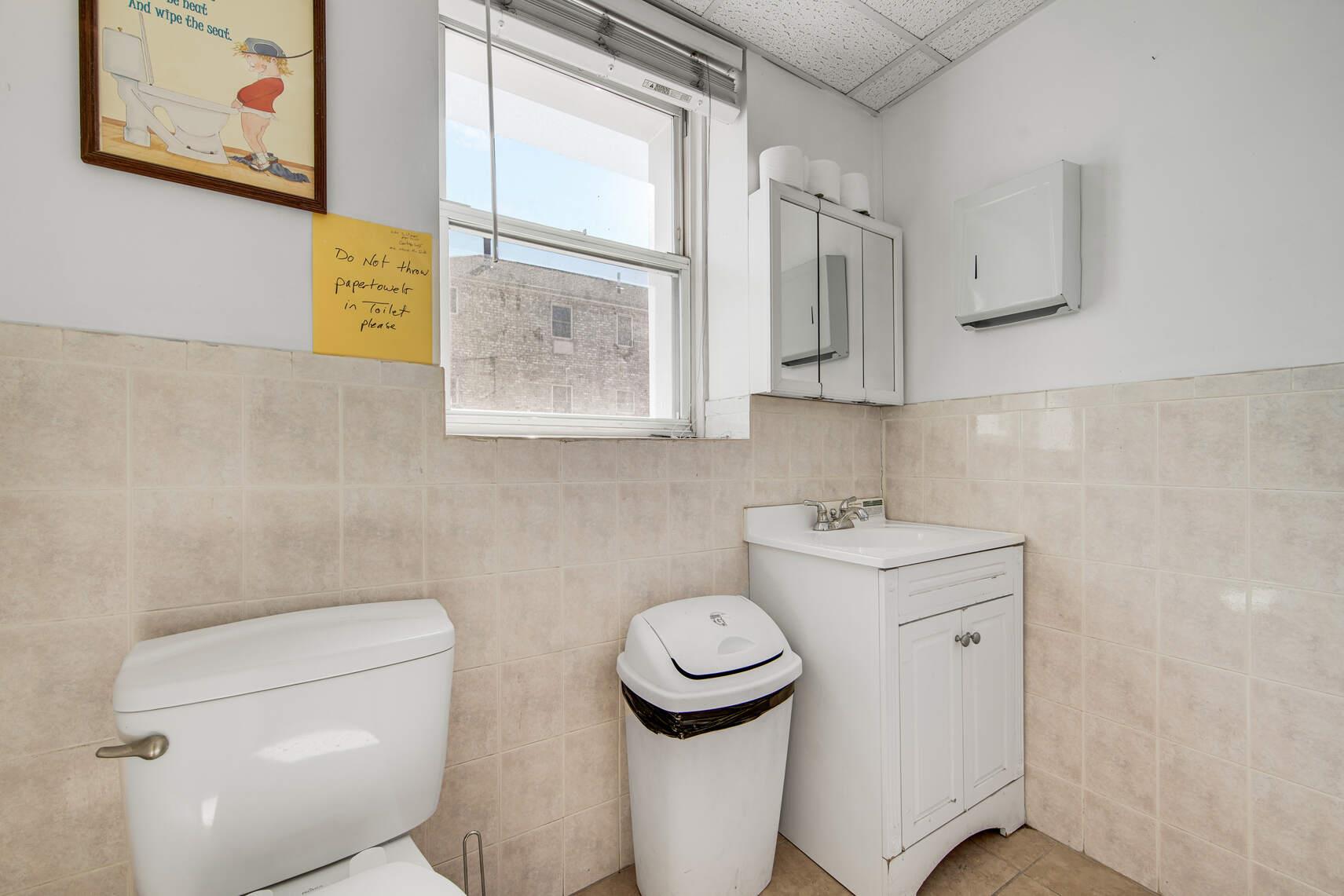 20-01 37th Street Queens, NY 11105 - Photo 12 of 21