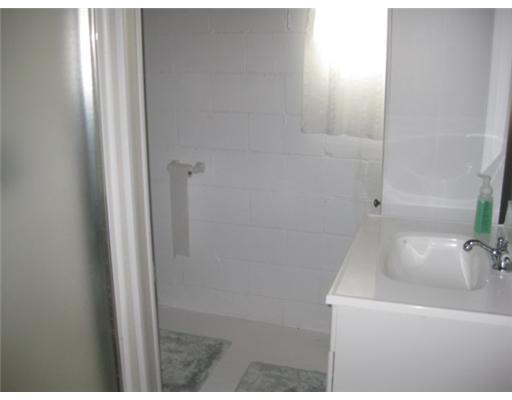 124 Slease Road Kittanning, PA 16201 - Photo 7 of 14 Full Bath.
