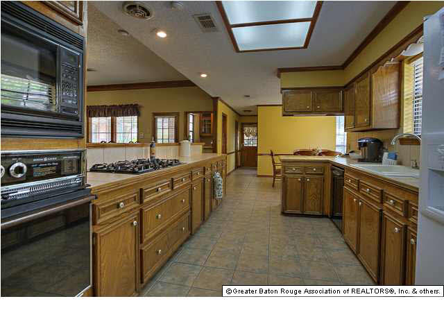 12442 Schlayer Avenue Baton Rouge, LA 70816 - Photo 9 of 21 Gallery Image 9