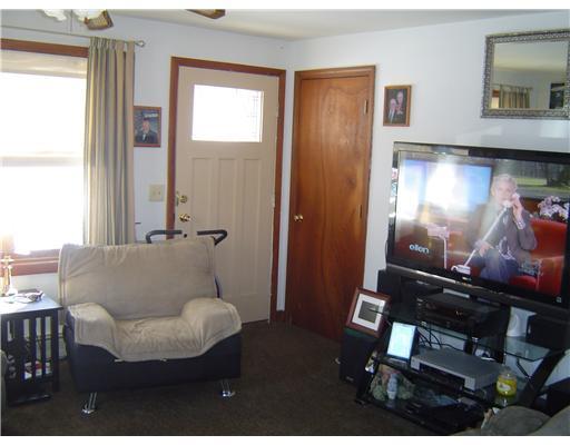 17 Durgin Road Paris, ME 04281 - Photo 6 of 11 Living Room.