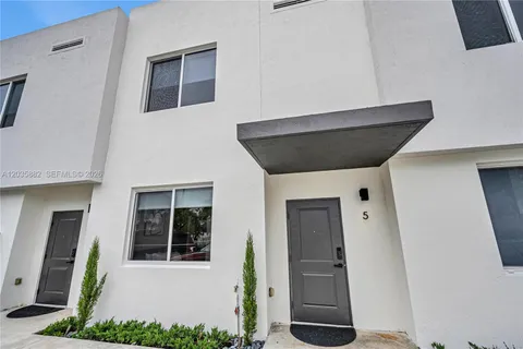 $3,500 | 171 Northwest 158th Street, Unit 1, Miami, FL 33169