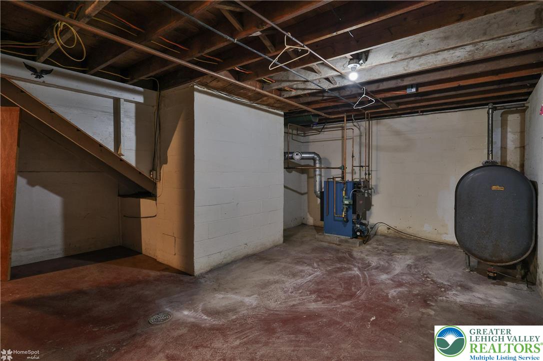 5854 Old Carriage Road Bath, PA 18014 - Photo 40 of 56 Gallery Image 40
