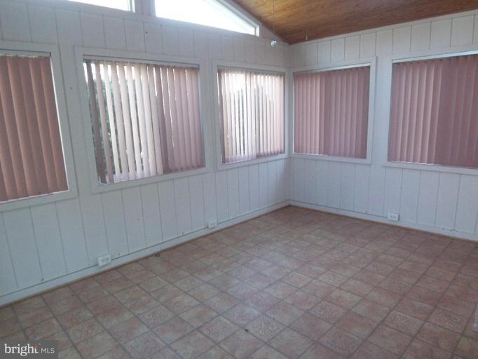 118 Hamilton Road Sterling, VA 20165 - Photo 11 of 15 Solarium