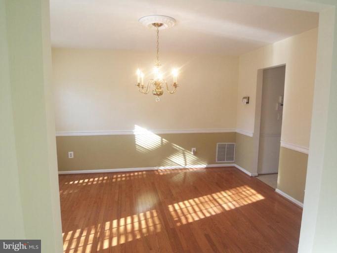 118 Hamilton Road Sterling, VA 20165 - Photo 5 of 15 Dining Room