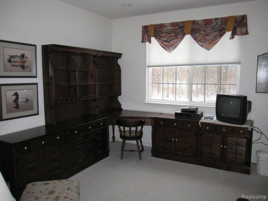 41687 Glade Road, Unit 34 Canton, MI 48187 - Photo 5 of 19 Glade Bedroom 2.jpg