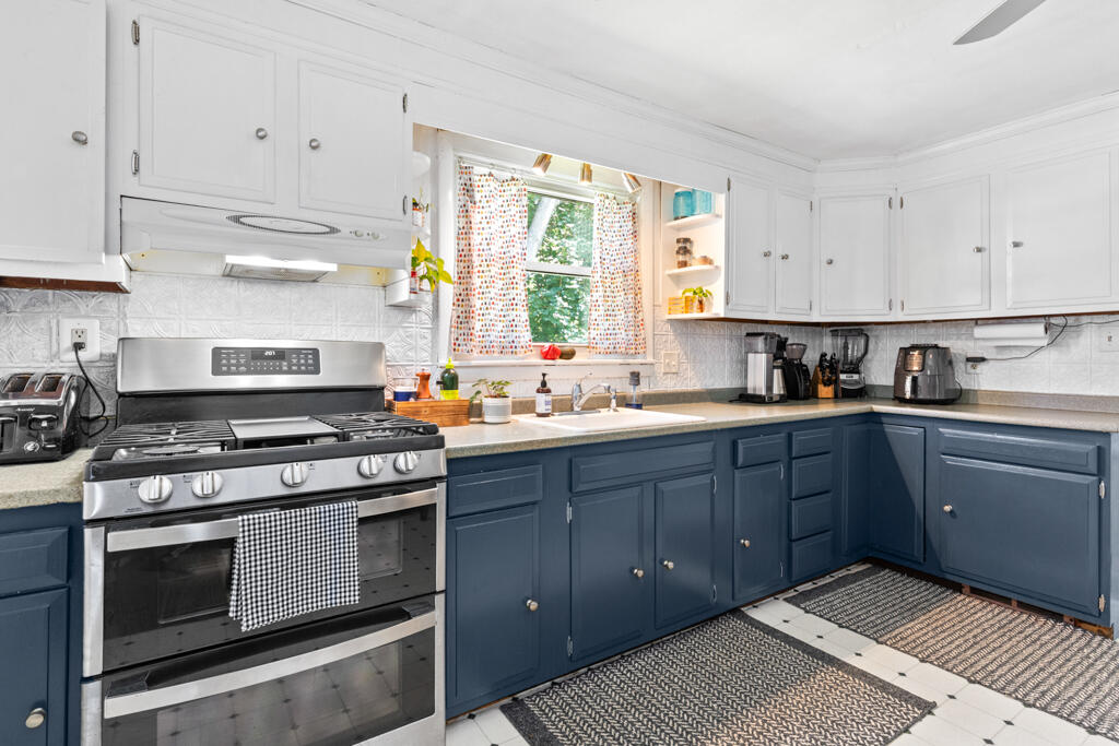 22 Garfield Street Westbrook, ME 04092 - Photo 14 of 37 DSC09618